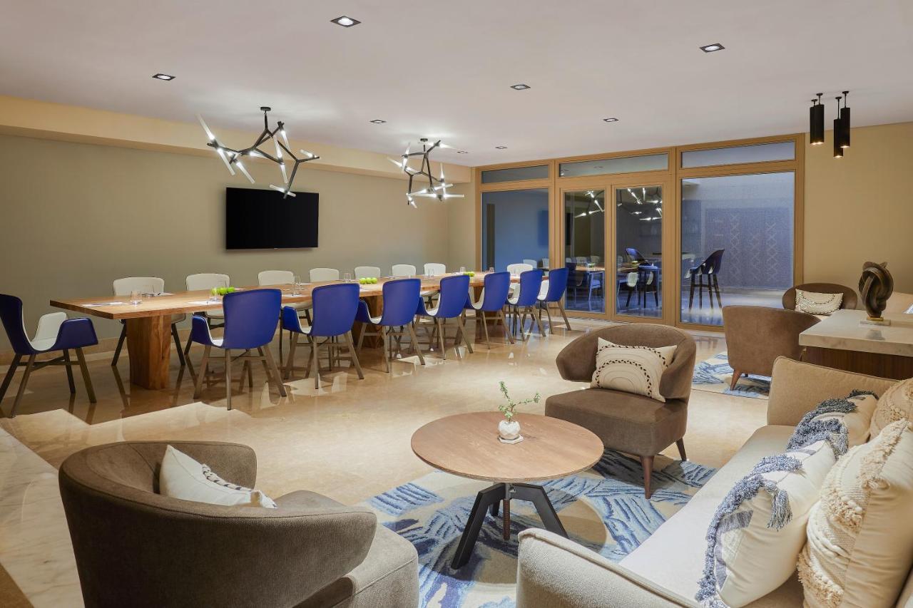 Отель Hyatt Regency Cairo West 6th of October City Экстерьер фото The Executive Lounge at the hotel