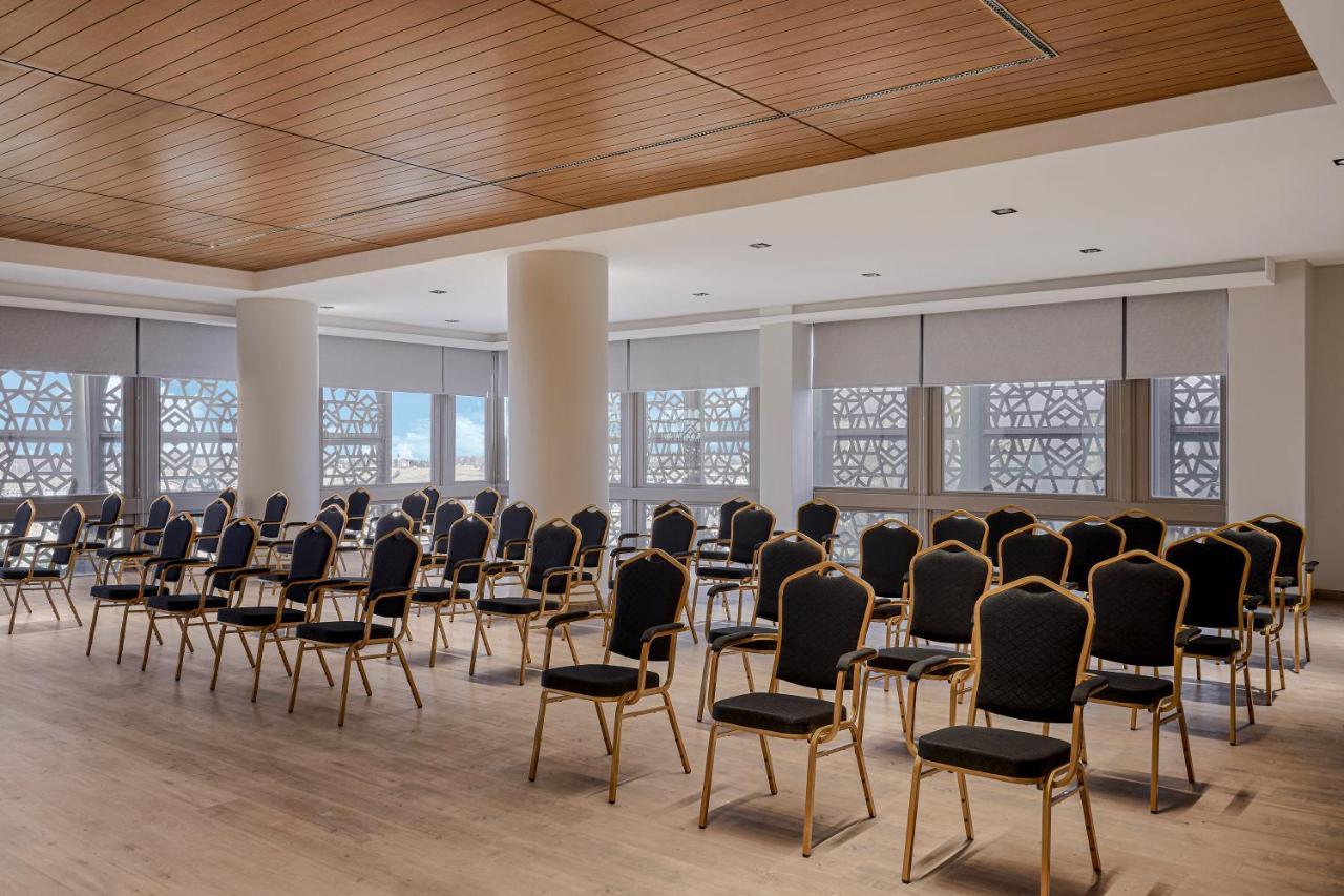 Отель Hyatt Regency Cairo West 6th of October City Экстерьер фото The interior of the conference centre