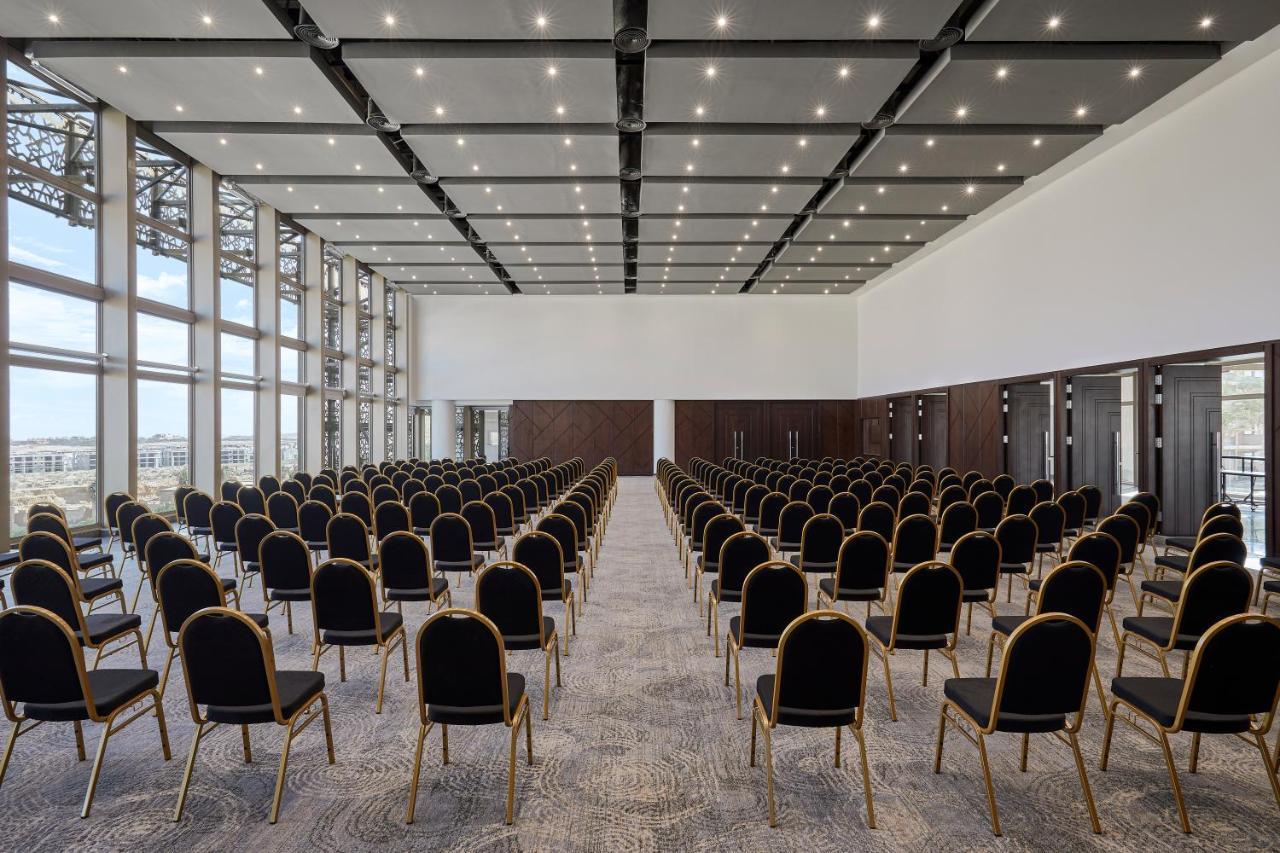 Отель Hyatt Regency Cairo West 6th of October City Экстерьер фото The 100-seat conference room